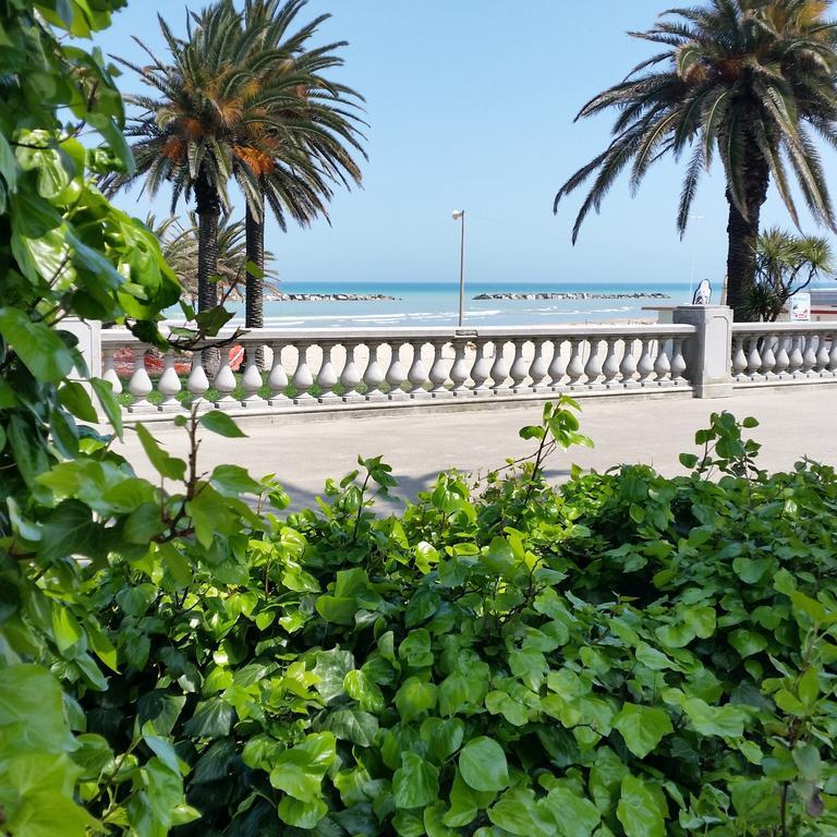Relais Concorde Aparthotel Grottammare Exterior photo