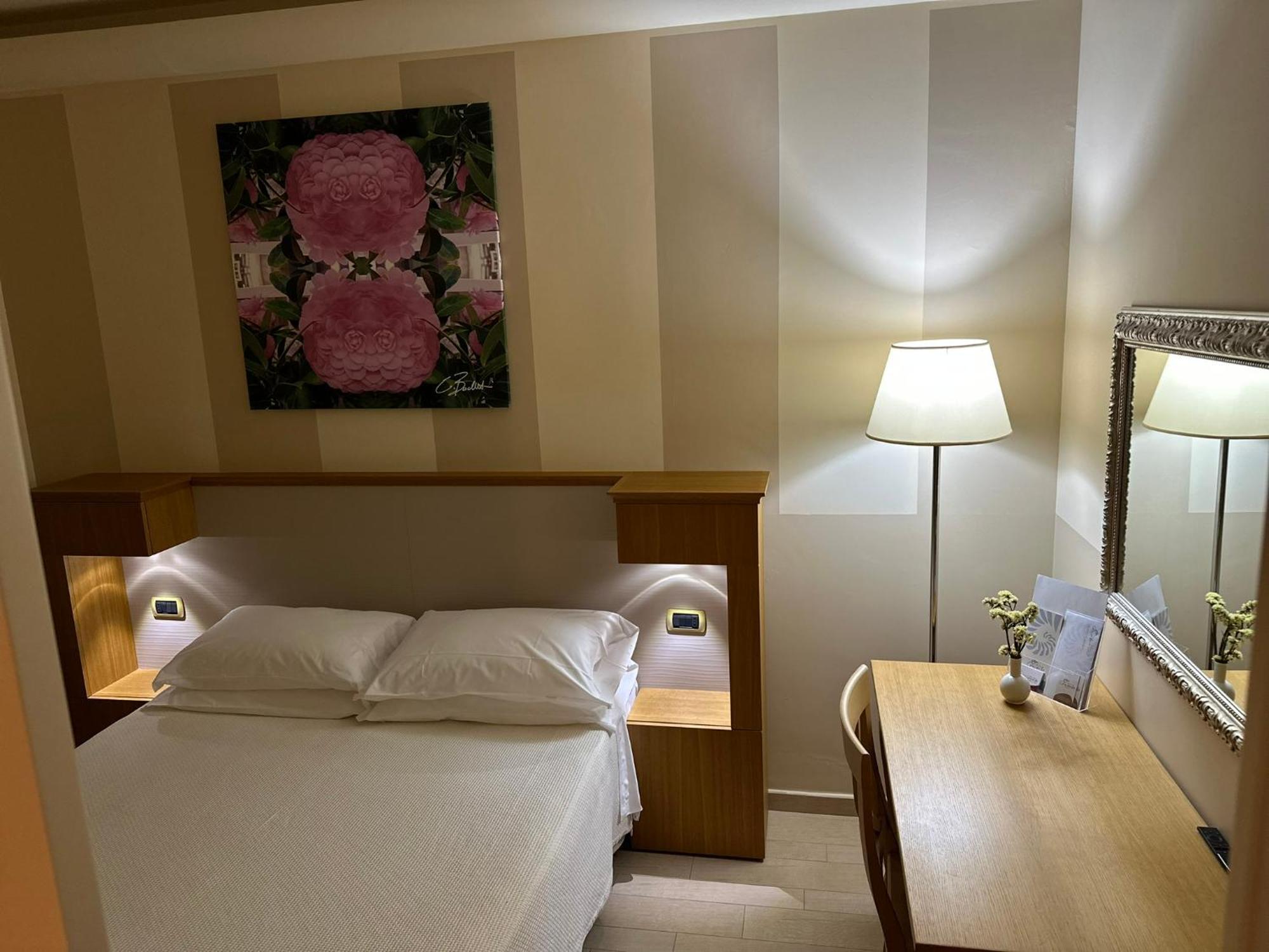 Relais Concorde Aparthotel Grottammare Exterior photo