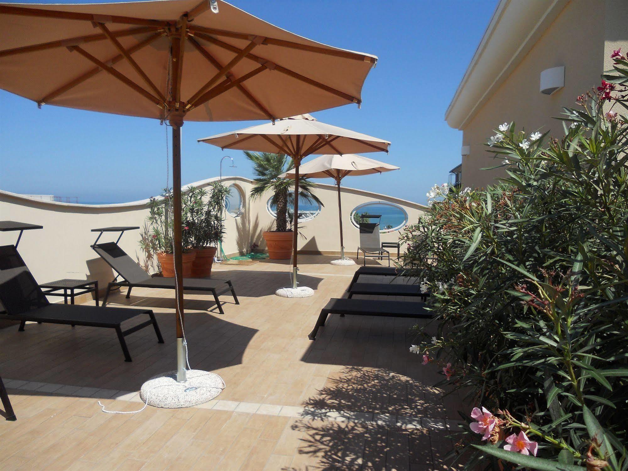 Relais Concorde Aparthotel Grottammare Exterior photo