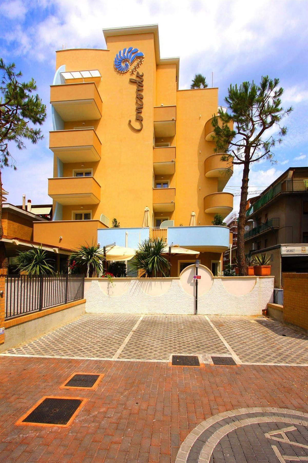 Relais Concorde Aparthotel Grottammare Exterior photo